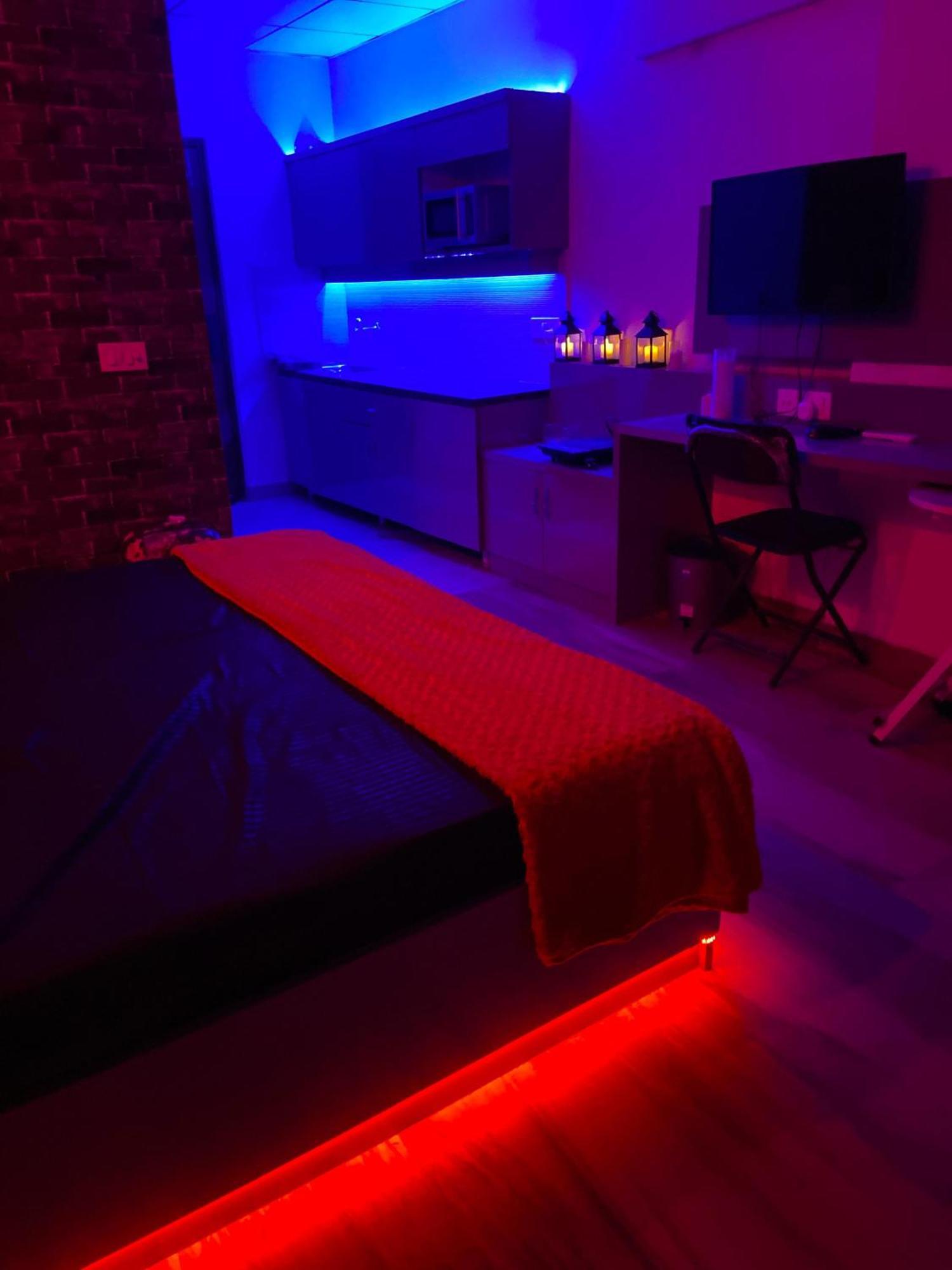Kinky Dark Rooms Greater Noida Luaran gambar